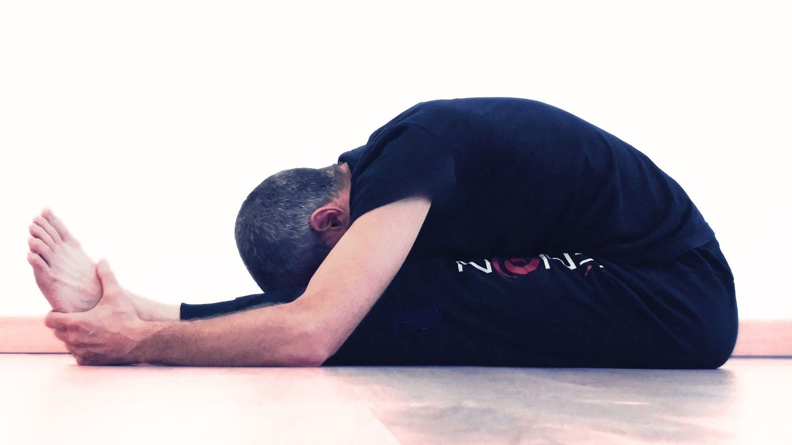 paschimottanasana - corsi di Yoga a NOvara